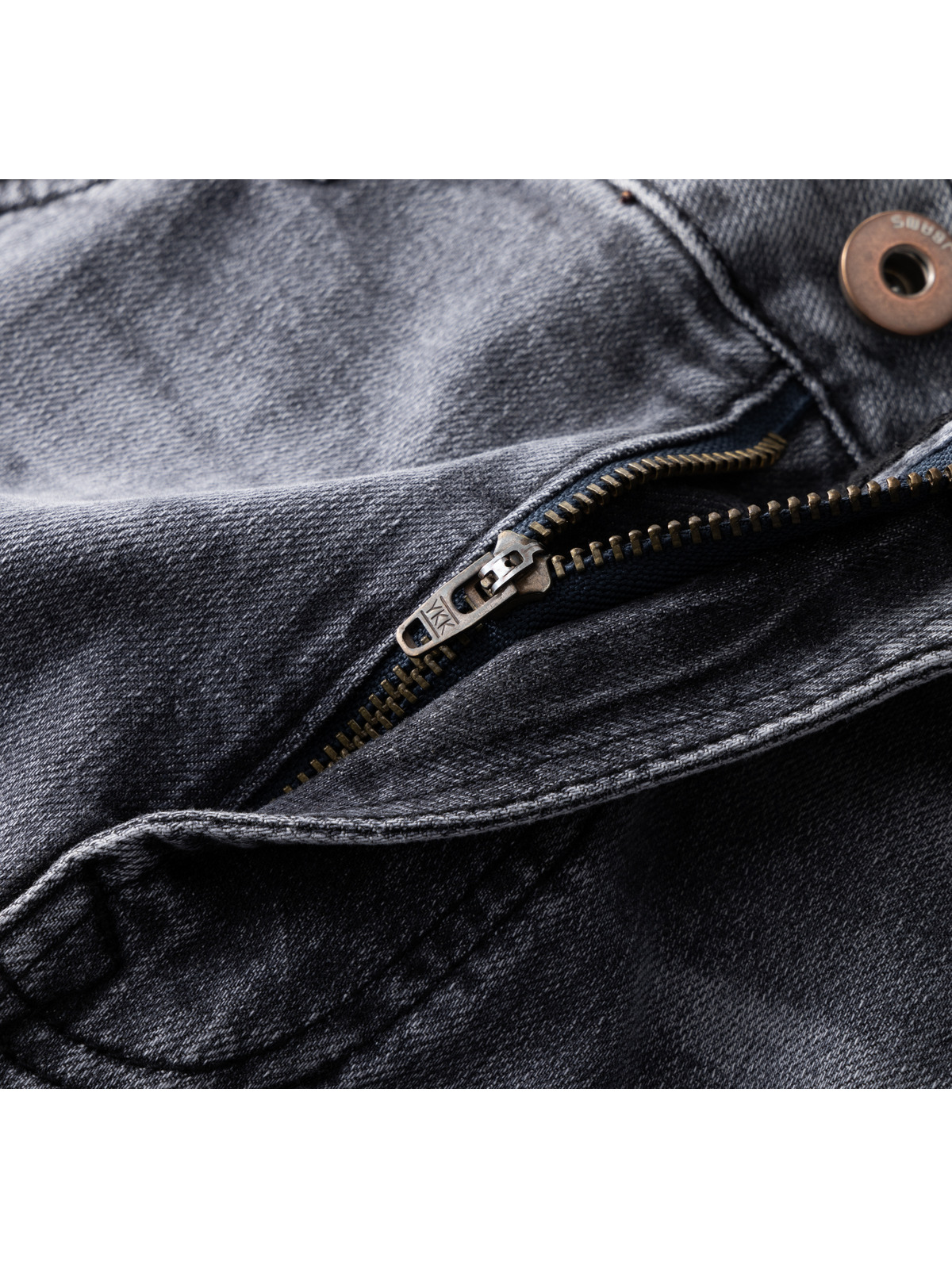 Back detail
