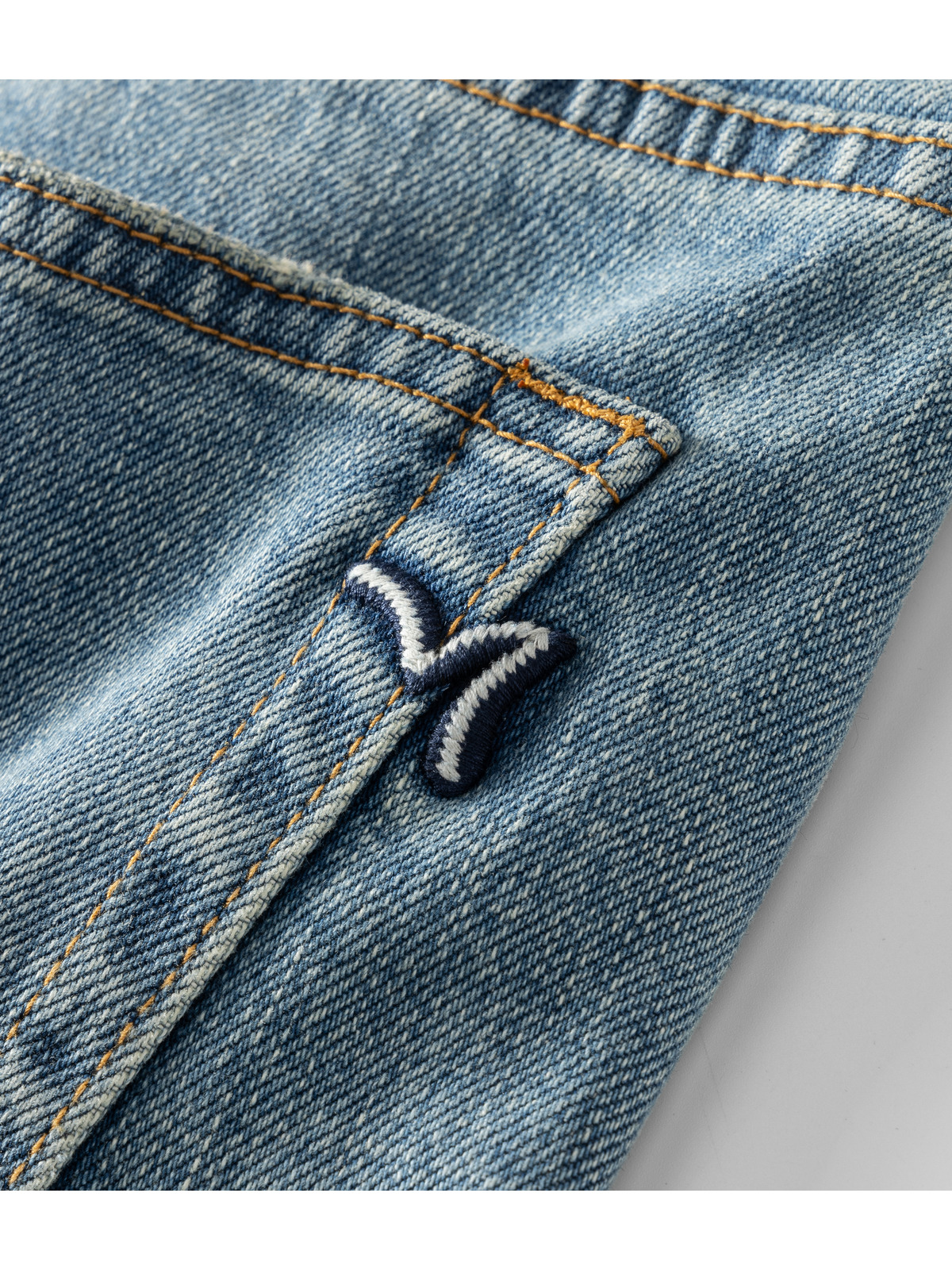 Pocket detail