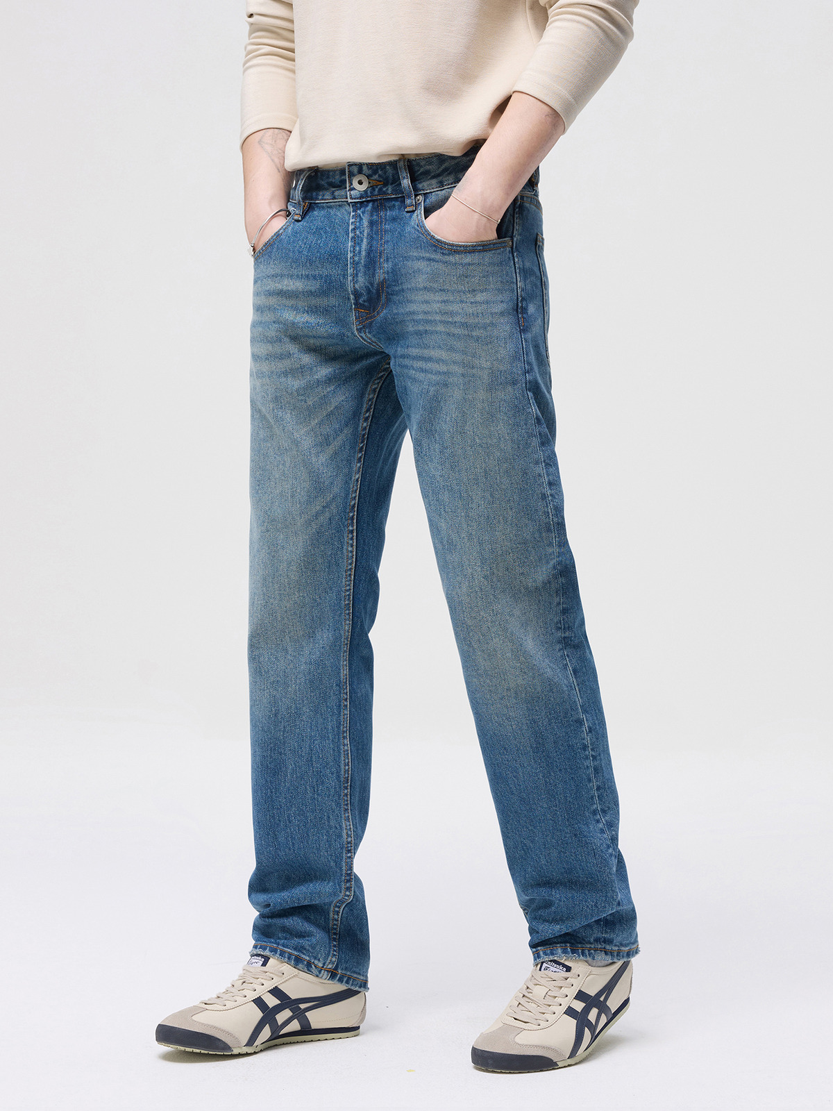 Hem detail