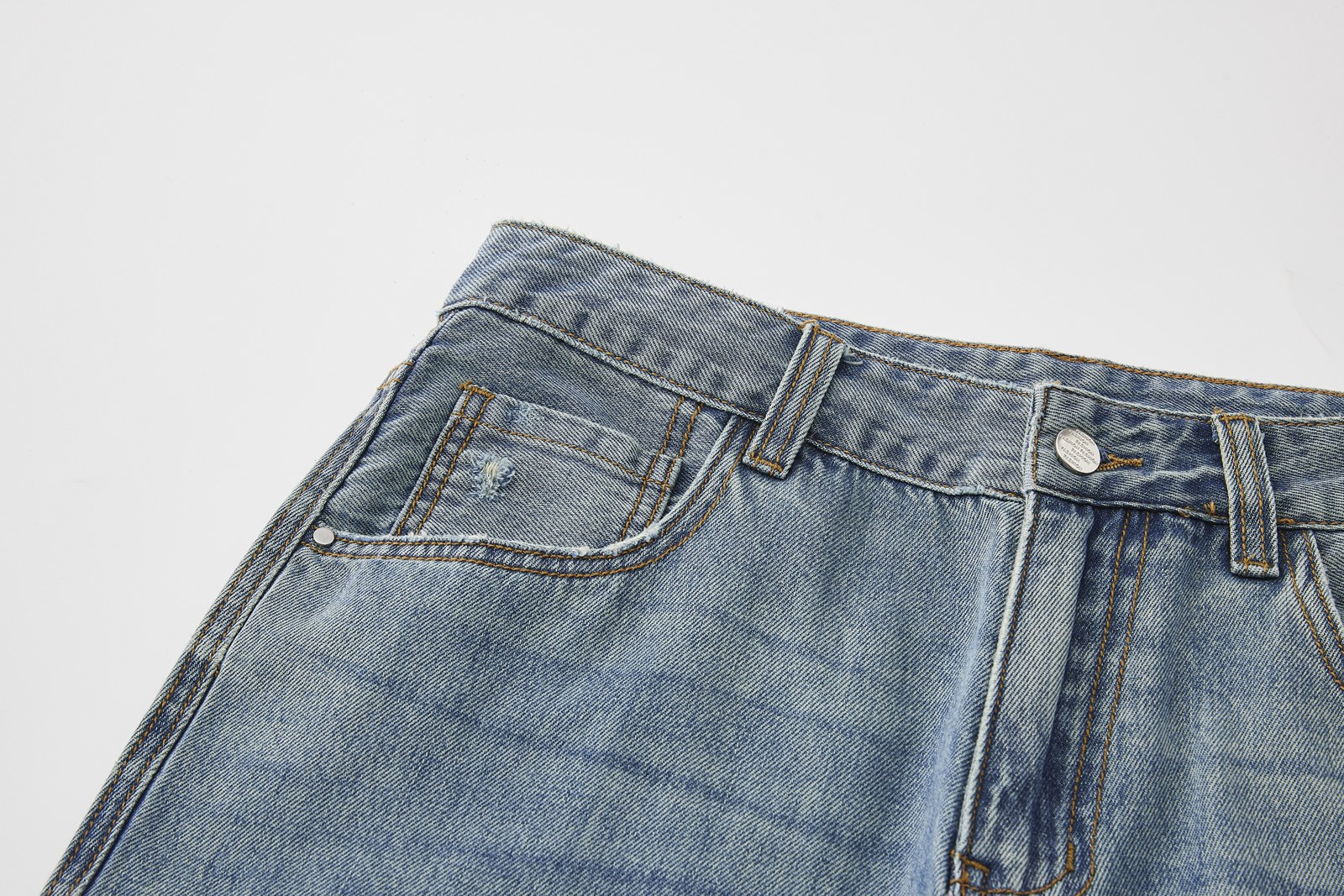 Waist detail